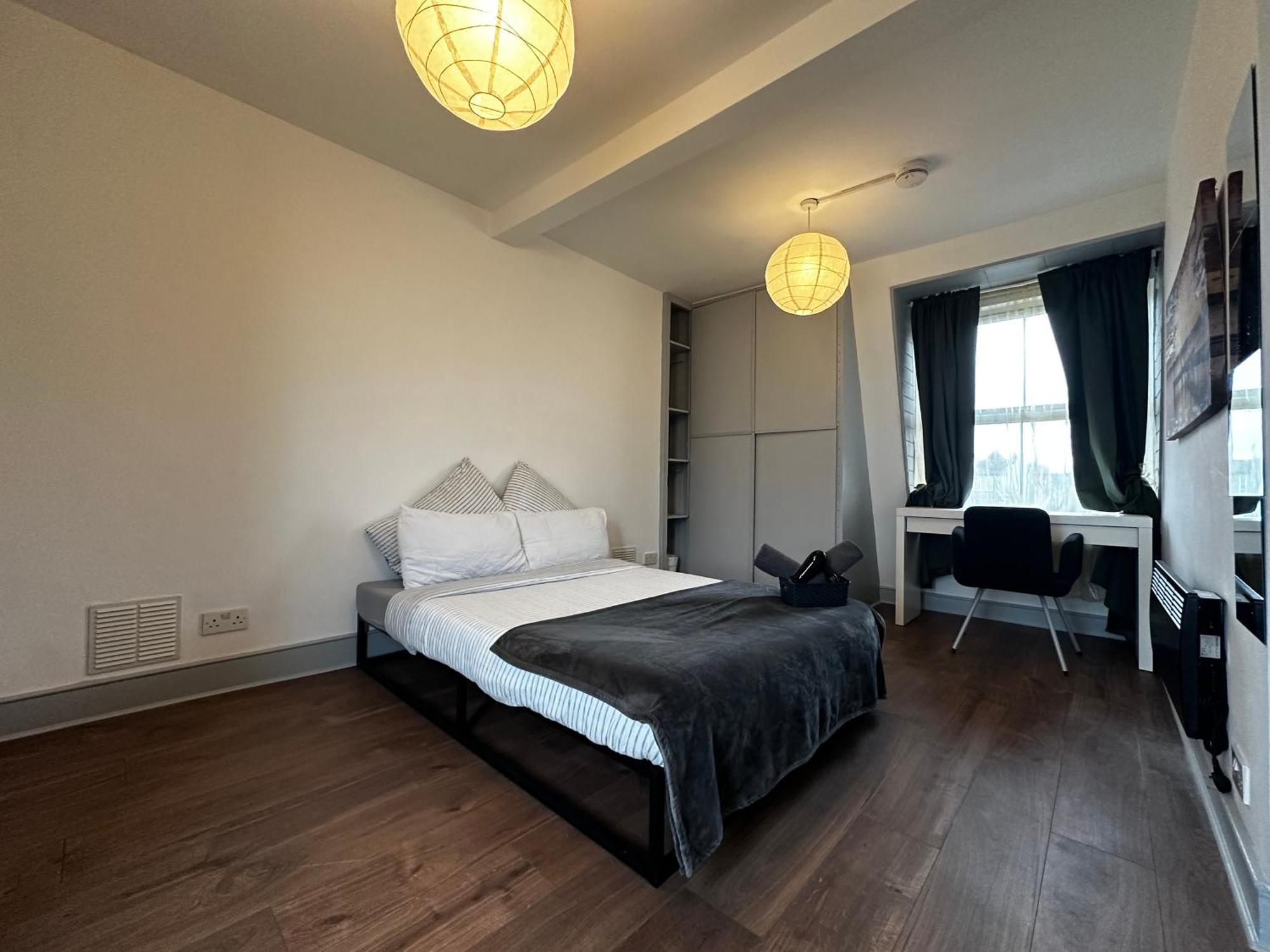 Mileend 4 Large Master Bedroom Alloggio in famiglia Londra