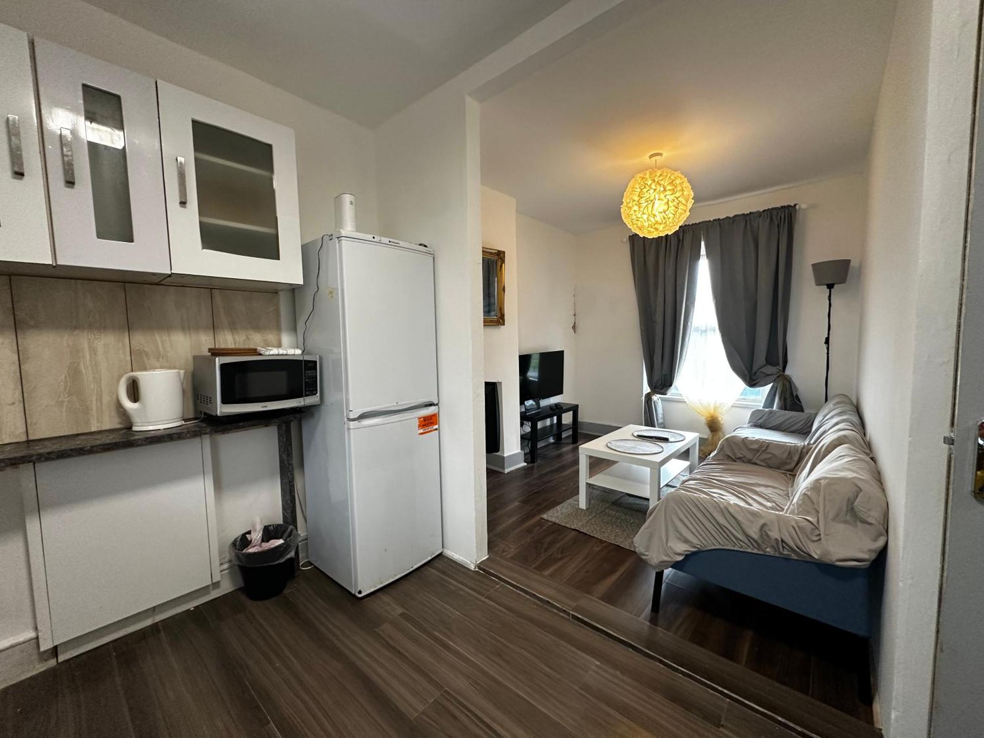 Privatunterkunft Mileend 4 Large Master Bedroom *